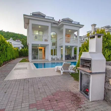 Villa Silver - 4 Bedroom With Private Pool *