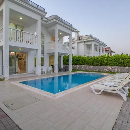 Villa Silver - 4 Bedroom With Private Pool *